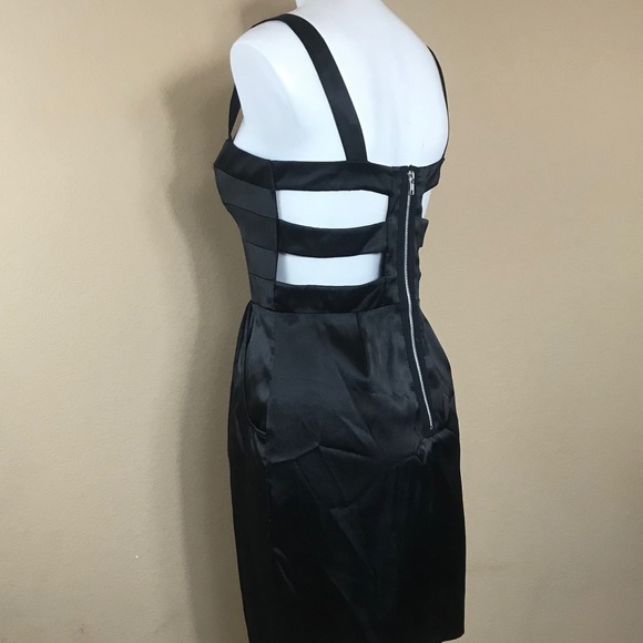 B5- Hailey Logan Satin w/Cut-Out Back & Pockets M - Picture 6 of 8